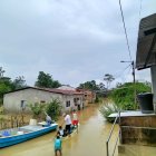 En algunos sectores, el agua llegó hasta arriba de la rodilla.