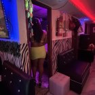 Ericka regresa a los tiempos al barrio, la 18, en Guayaquil. Aquí hay pocos clientes, dice.