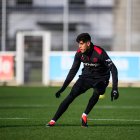 Piero Hincapié es pura calidad en la zaga del Leverkusen, lidera la liga alemana.