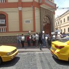 Padres de familia y compañeras de Dana realizan plantones pidiendo ayuda para localizarla.