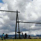 En el cerro hay varios columpios para el entretenimiento tanto para niños como adultos.