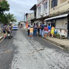 Moradores consternados ante el fatal hecho de sangre.