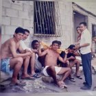 La ‘gallada’ de Olivar Mendoza posó para una foto. Él se encontraba en la esquina izquierda.