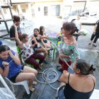 Las personas jugaban carnaval desde las 14:00.