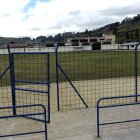 Por esta angosta puerta habrían tenido que salir quienes se encontraban en el concierto.