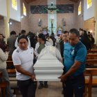 Las dos niñas fueron veladas y luego sepultadas en el cementerio de Tulcán, tras dos días de su hallazgo.