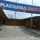 La Plazoleta de los Sastres lució cerrada ayer. No hubo atención por el temor a ataques.