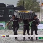 Miembros del Grupo de Intervención y Rescate (GIR), de la Policía Nacional demuestran sus habilidades