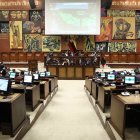 Expertos en derecho opinan que una propuesta es inconstitucional y que podría facilitar la impunidad en los casos de corrupción.