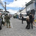 Los negocios no abrieron el día de ayer. Los dueños debieron volver a su s casas.
