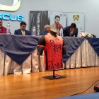 La camiseta oficial de la competencia fue presentada por los organizadores de la  carrera nocturna 10k Ruta de los Tres Juanes.