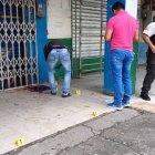 Sujetos armados sembraron el terror en local comercial de Ventanas.