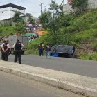 Tras el ataque y accidente, los cadáveres fueron extraídos por los elementos del Cuerpo de Bomberos de Manta.