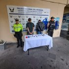 Los sujetos tenían cuchillos.