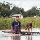 Moradores de unos recintos de Balzar están pasando calamidades por las inundaciones.