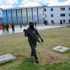 Los militares tienen a cargo de mantener el orden al interior del centro carcelario.