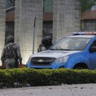 Militares y policías realizan un operativo al interior de una urbanización ubicada en la Vía a la Costa (Portal al Sol)