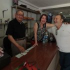 El 28 de febrero fue un día en el que los urdesinos, los que se fueron y los que aún quedan, decidieron pasar por el negocio para despedirse de sus amigos