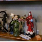 En la casa se encontraron varias imágenes de la Santa Muerte.
