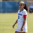 Jugó becada en Estados Unidos donde terminó sus estudios de ingeniería con especialización en mecánica de la universidad de Bakersfield, en California.