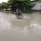 Los tricimoteros son parte de los afectados por las inundaciones.