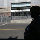 El cuerpo del exfuncionario fue retirado pasado el mediodía.