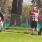 Payaso y funcionario de la AMC protagonizan altercado en Parque La Carolina, en Quito.