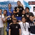 Chito Vera (i) en su adolescencia después de un torneo, cuando formaba parte de la academia de Soluco (c).