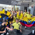 Ecuatorianos llegan para apoyar a Chito Vera.