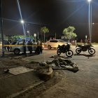 El cadáver quedó sobre el pavimento. Luego fue llevado a la morgue.