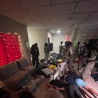 En el sitio estaban varias personas durante el horario del toque de queda