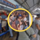 Las personas trataban de ingresar a los buses de forma desesperada.