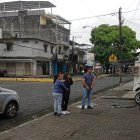 Familiares del agente arribaron a Babahoyo desde Quito para retirar el cadáver.