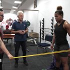 Alexei Ignatov (c) cuida hasta el último detalle de los entrenamientos de las deportistas.