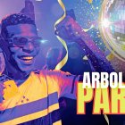 Al final el ecuatoriano hace bromas de todo lo que pasa.