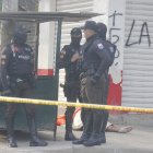 El cuerpo quedó tendido al pie del negocio de la víctima