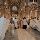 Los sacerdotes de las distintas parroquias de la Arquidiócesis participarán de la misa crismal, este jueves 28 de marzo.
