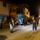 En la noche, agentes de la Dinased de Loja realizaron el levantamiento en la calle Bernardo Valdivieso.