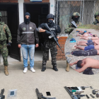 La Policía incautó armas de grueso calibre y municiones.