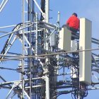 El individuo estuvo trepado en la torre por más de 6 horas.