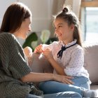 Según expertos, las conversaciones deben ser lo más claras posibles.