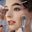 Un truco para que te dure más el maquillaje es que debes tener tu piel limpia.