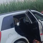 El vehículo con los cadáveres en su interior fue abandonado en una vía hacia el sector El Paraíso.