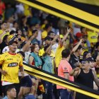 Así vivieron los hinchas la goleada desde las gradas del Monumental. le piden al entrenador Diego López que ya no improvise.