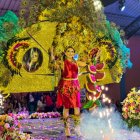 El elaborado traje que lució la representante del barrio Central, Scarlet Peñafiel.