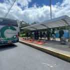El conductor del bus fue detenido.