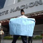La gente que estaba en contra de Jorge Glas se hizo presente afuera de la Corte Nacional de Justicia.