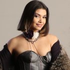 Nicole Rubira, además de la música y la actuación, es presentadora del espacio ‘Entre flashes’.