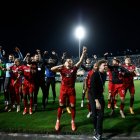 Joel Ordóñez celebra la clasificación con sus compañeros.