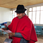 El presidente de la Conaie ejerció su derecho al voto en Toacaso, su tierra natal.